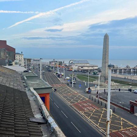 Town Center Large 2 Bedroom Apartment- Sleeps Up To 6 - Dogs Welcome - 2 Minutes From Train Station Blackpool Eksteriør bilde