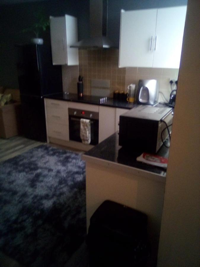 Town Center Large 2 Bedroom Apartment- Sleeps Up To 6 - Dogs Welcome - 2 Minutes From Train Station Blackpool Eksteriør bilde