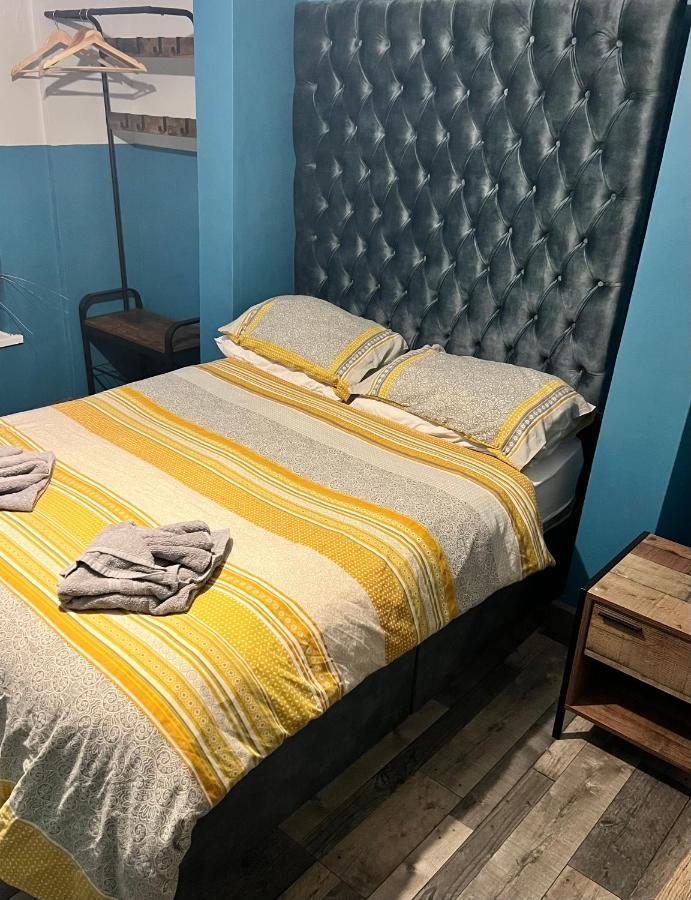 Town Center Large 2 Bedroom Apartment- Sleeps Up To 6 - Dogs Welcome - 2 Minutes From Train Station Blackpool Eksteriør bilde